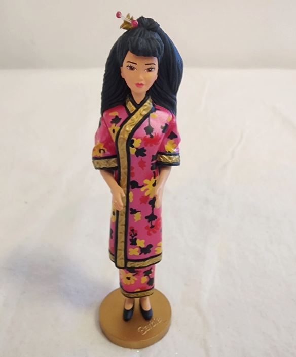1997 Dolls of the World 2nd - Chinese Barbie - NB